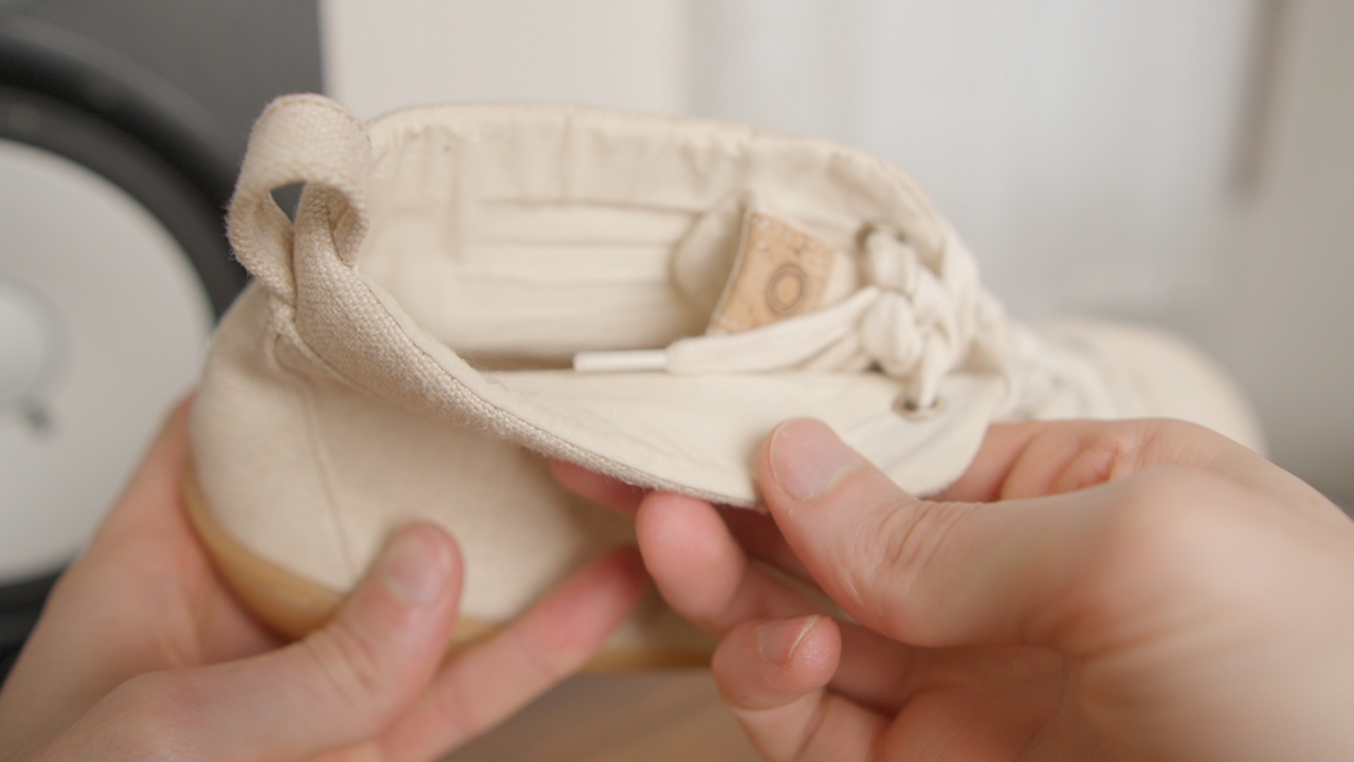 Mukishoes Duna Review Lining Desk