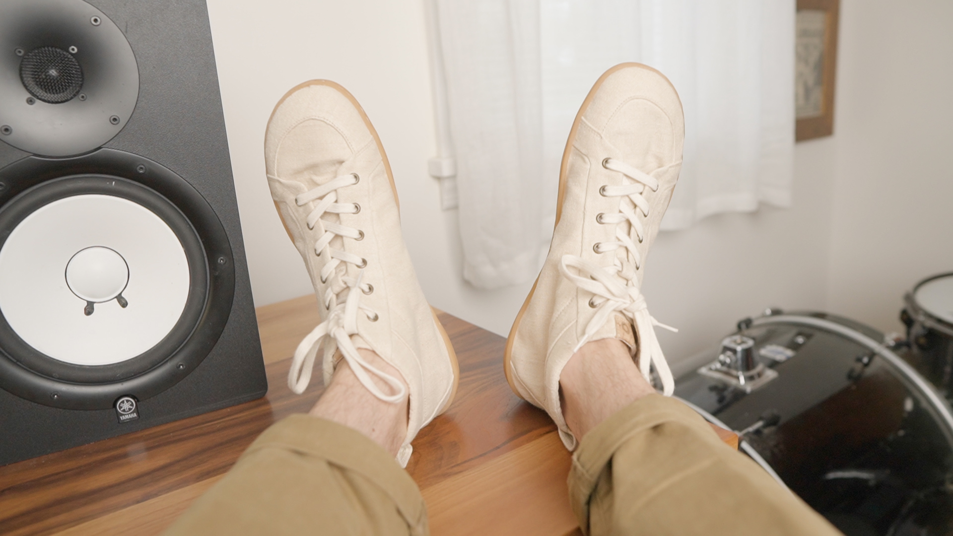 Mukishoes Duna Review Feet Up On Desk Pov